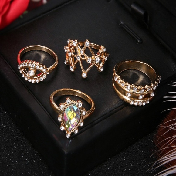 Buckle Jewelry - New! Women's Vintage 4pc Ring Set